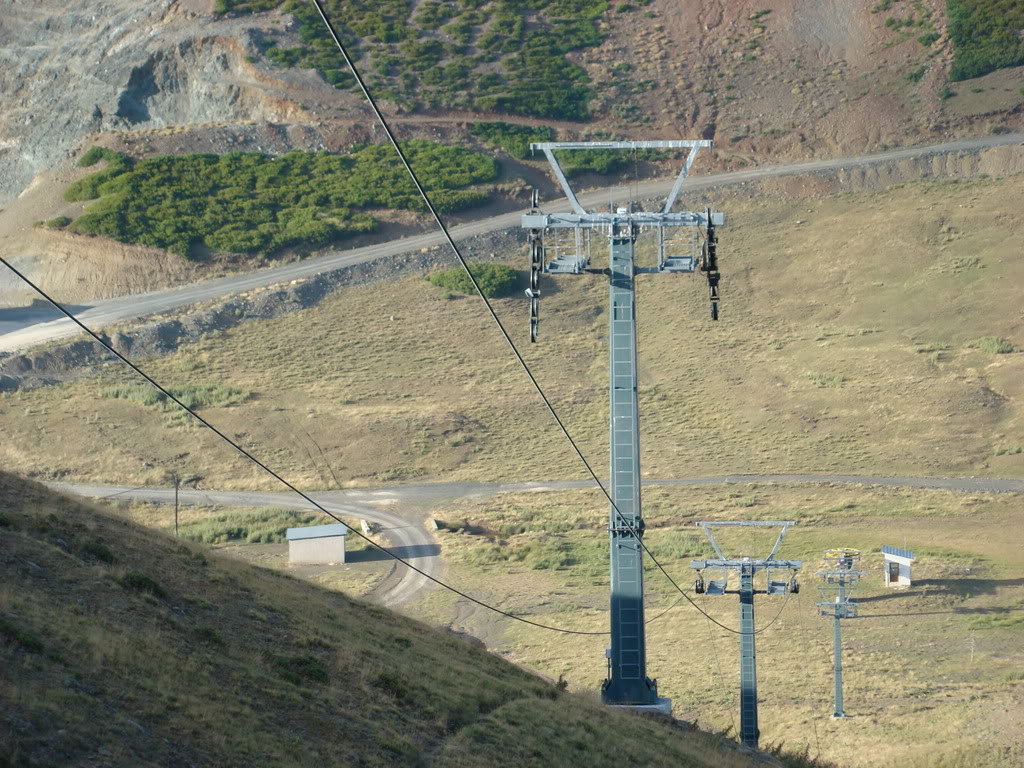 Anilio — chairlift and slopes in summer. Snow Report archive photo.